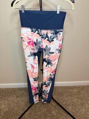 ☀️Xersion Women's Floral Fitted Leggings Size S